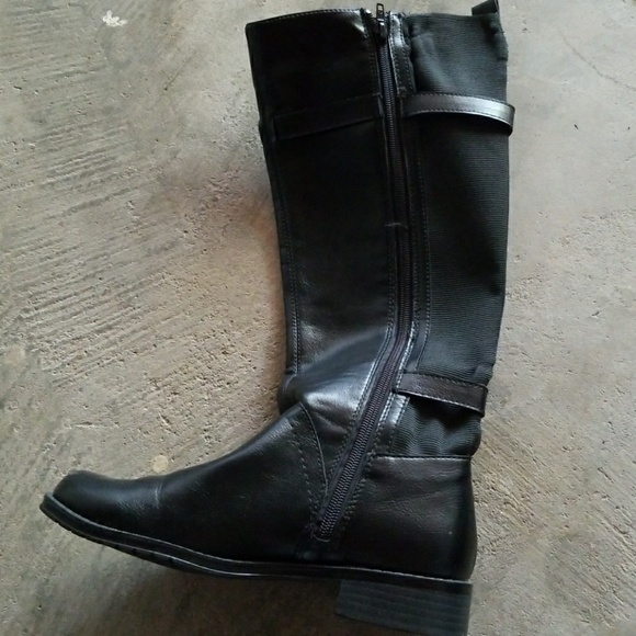 Boots - Picture 4 of 8